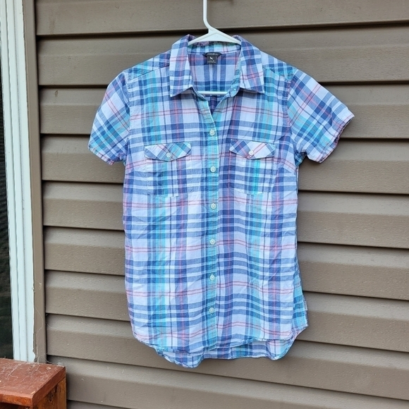 Eddie Bauer Women's Button Down Tee - Picture 1 of 4